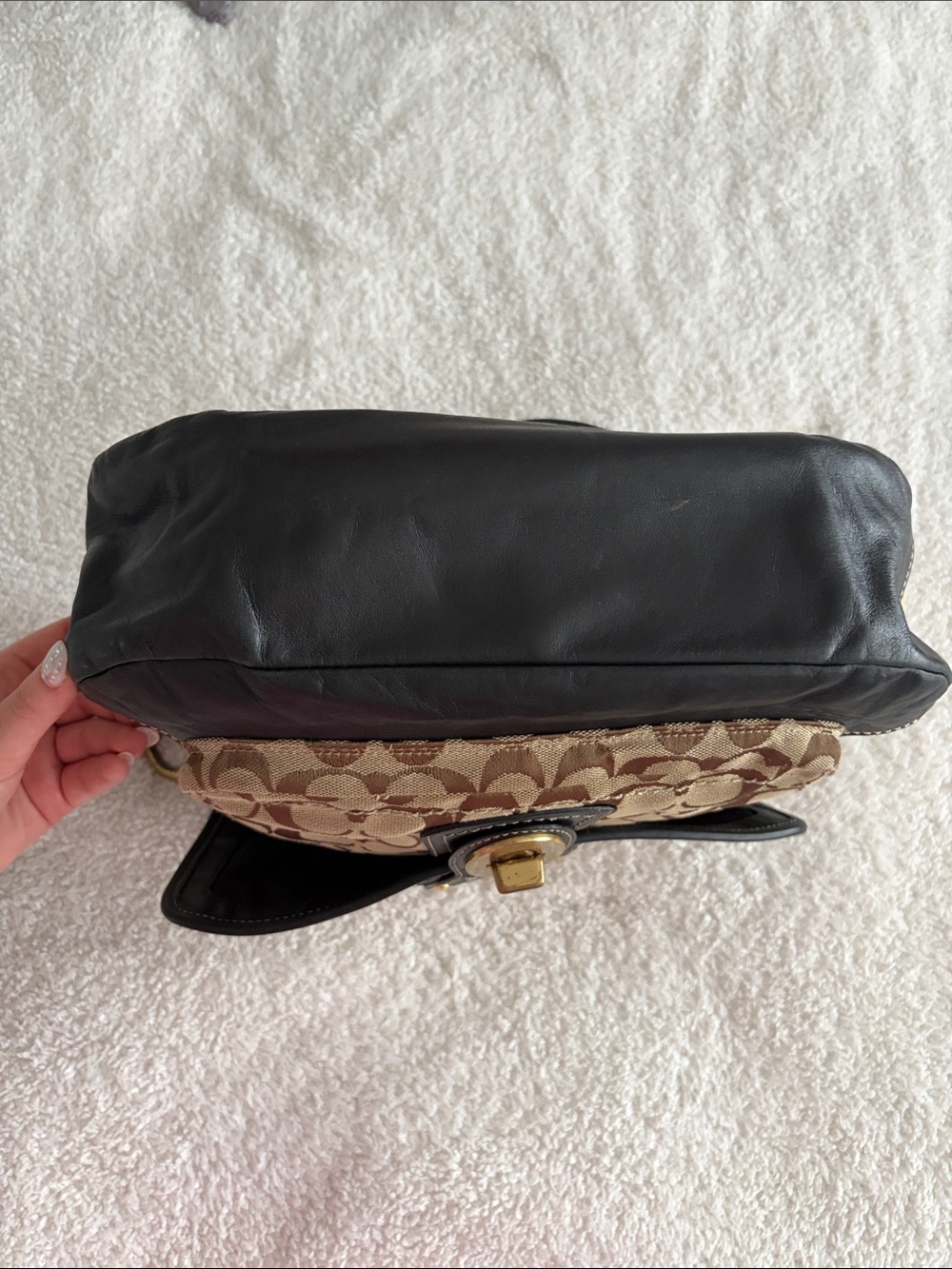 Vintage Coach Shoulder Bag with Gold  Hardware - Picture 4 of 5